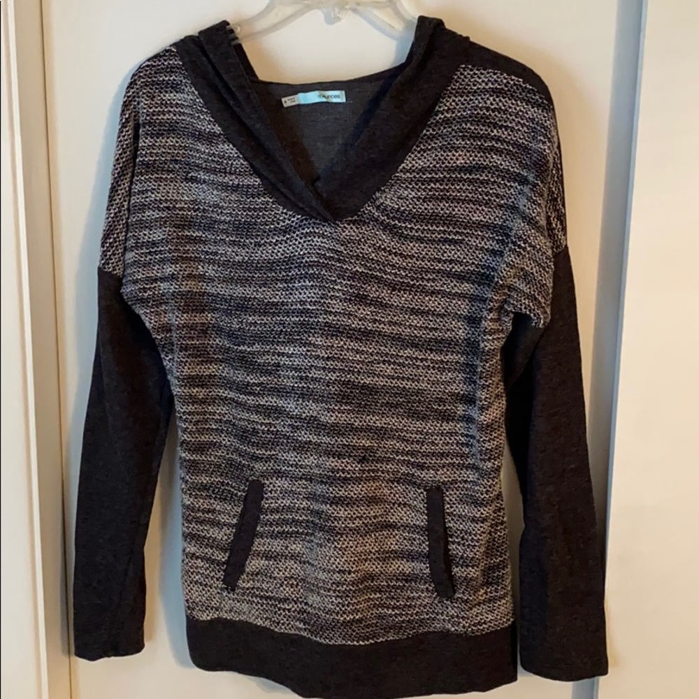 Maurice’s- Medium- Texture Hoodie